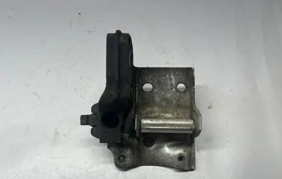 BMW 5 F10 F11 Radiator support slam panel bracket 7186513 718651309
