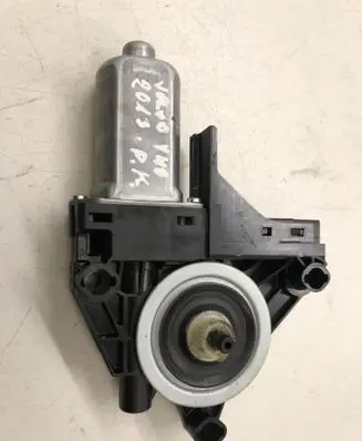 Volvo V40 Front door window regulator motor 966268 130119