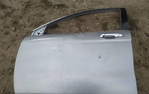 Honda CR-V Front door pilkos