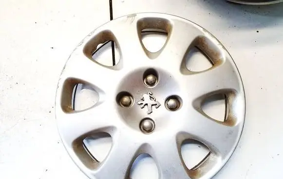 Peugeot 307 R15 wheel hub/cap/trim 9637630680