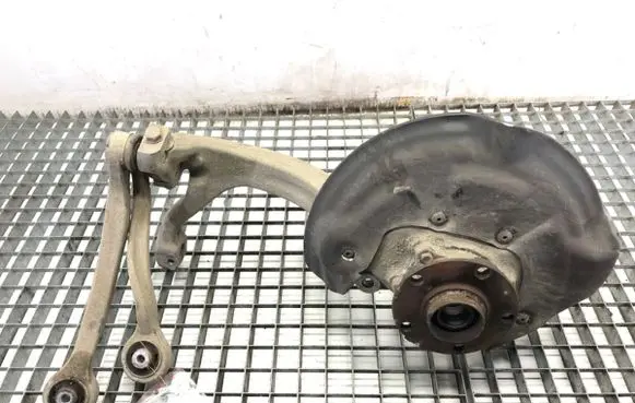 Audi A6 S6 C6 4F Front wheel hub spindle knuckle 