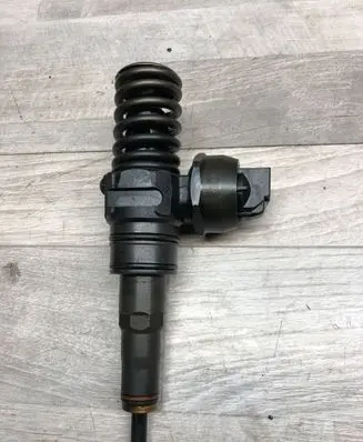 Seat Ibiza IV (6J,6P) Fuel injector 038130073BP