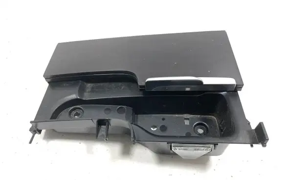 Volvo XC90 Glove box central console 31369149 82565001 31377381