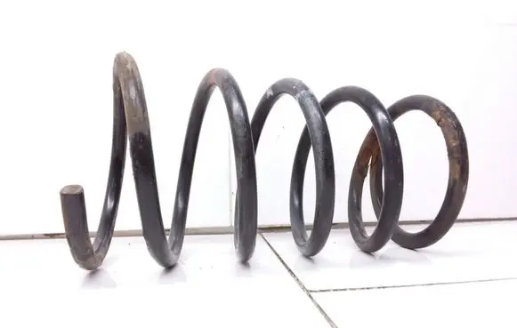 Nissan X-Trail T30 Rear coil spring
