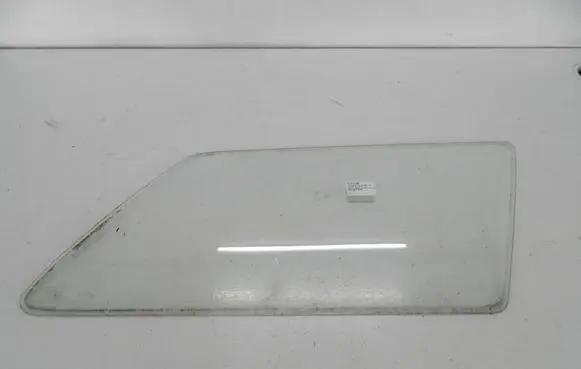 Volkswagen PASSAT Rear side window 