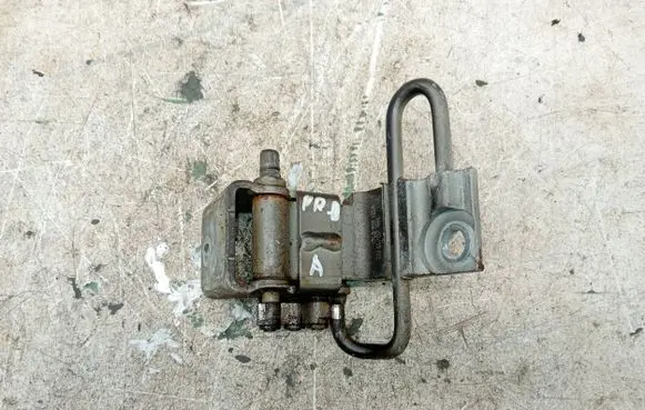 Porsche Cayenne (9PA) Front door lower hinge 7L0831412A