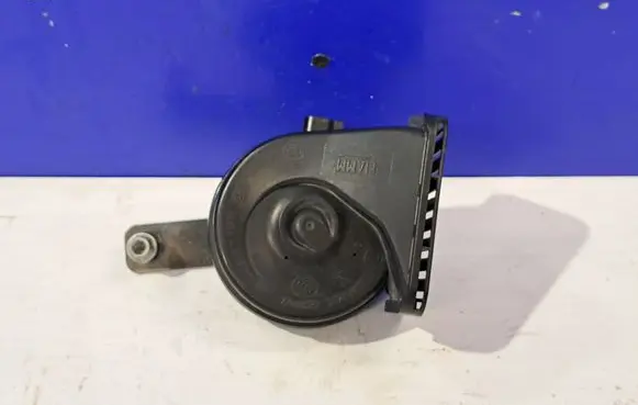 Jaguar XE Horn signal E30055306