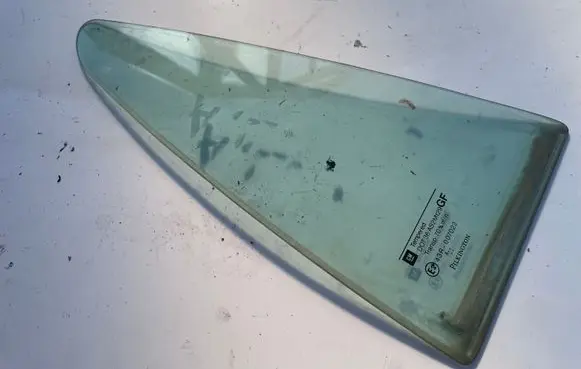 Opel Astra G Rear vent window glass 43R007022
