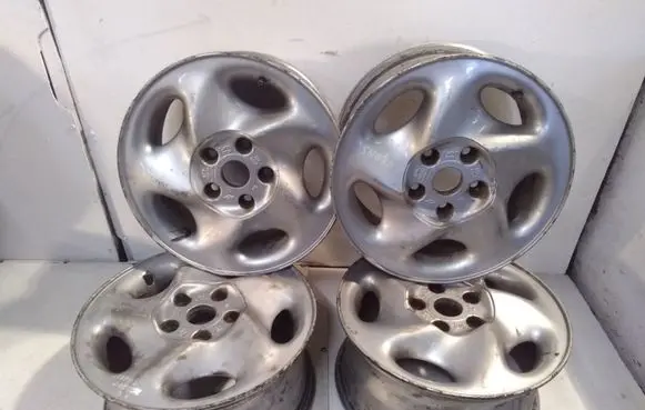 Volkswagen Sharan R15 alloy rim 7M0601025C