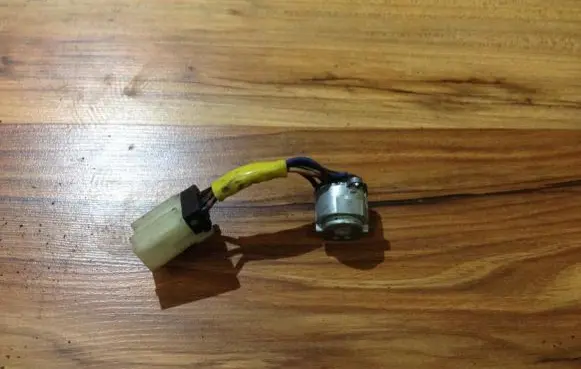 Nissan Almera Ignition lock contact 