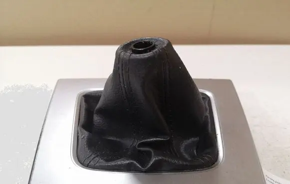 Mazda 5 Gear shifter surround trim plastic CC3364341