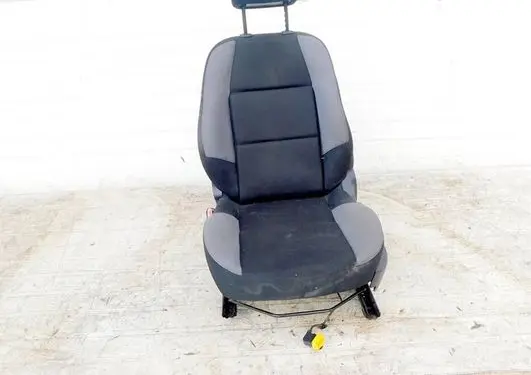 Peugeot 207 Front driver seat 56475745 188210