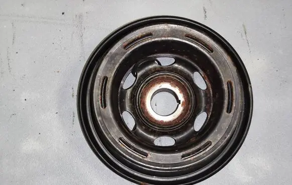 Mercedes-Benz Sprinter W906 Crankshaft pulley A6110300503