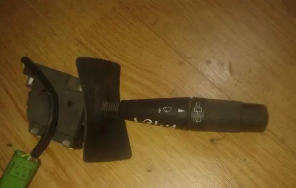 Peugeot 405 Wiper control stalk