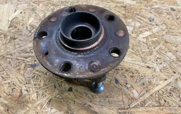 Skoda Octavia Mk2 (1Z) Front wheel bearing hub 