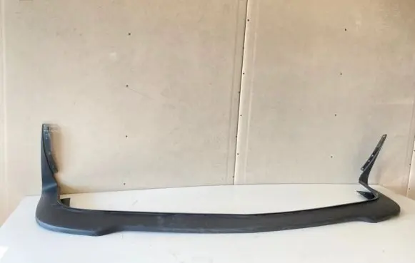Front bumper lip