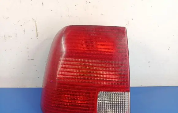 Volkswagen PASSAT B5 Rear/tail lights 3B5945095F