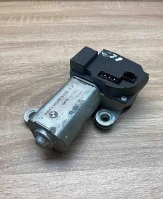 BMW 5 E39 Rear window wiper motor 8361640 E3740L
