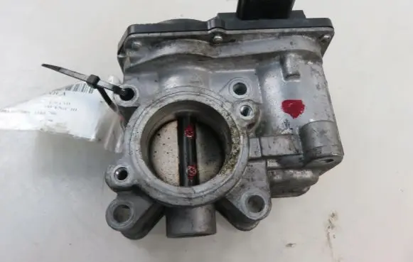 Renault Scenic III - Grand scenic III Throttle body valve 8200578645 8200570865D