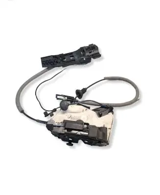 Volkswagen Golf VI Front door lock 5K2837015D