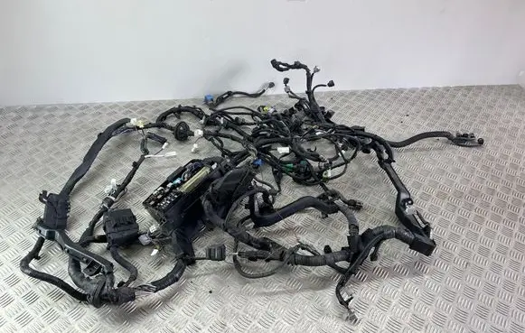 Toyota Verso Engine installation wiring loom 