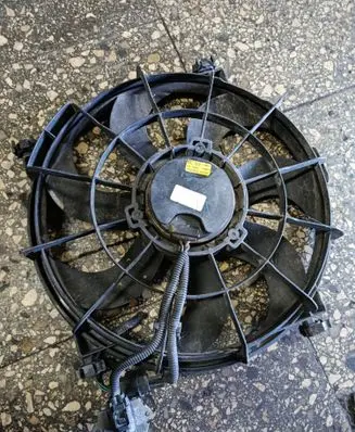 Hyundai i20 (PB PBT) Radiator cooling fan shroud 