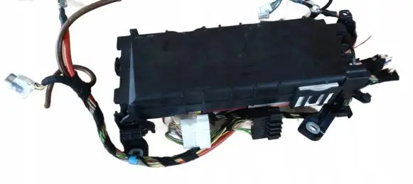 Mercedes-Benz A W176 Fuse module A2465400040