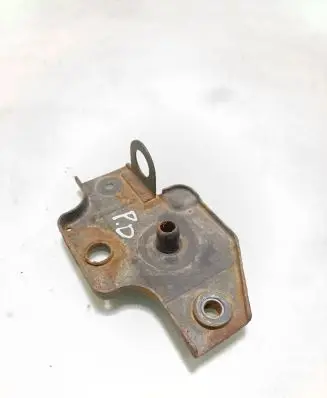 Toyota Avensis T270 Radiator mount bracket