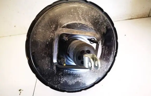 Hyundai i30 Brake booster 585001h900