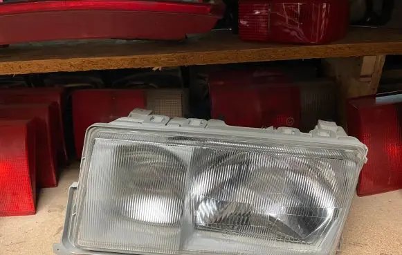 Mercedes-Benz 190 W201 Headlight/headlamp 203220 203220B
