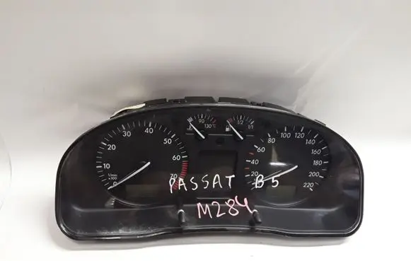 Volkswagen PASSAT B5 Speedometer (instrument cluster) 3B0919880 110008776001 88311245