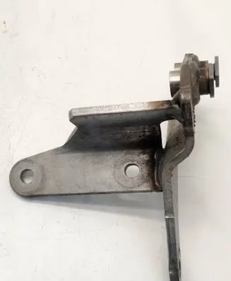 Volkswagen Golf VII Muffler mount bracket/holder 04L131561J