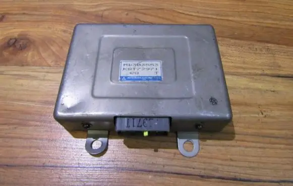Mitsubishi Space Wagon Other control units/modules MD303553 K8T72971