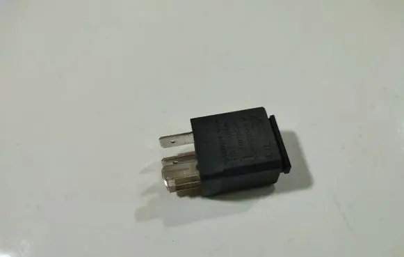 Volkswagen Golf V Other relay 7M0951253C