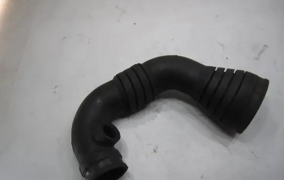 Audi A4 S4 B5 8D Intercooler hose/pipe 8D0129615A