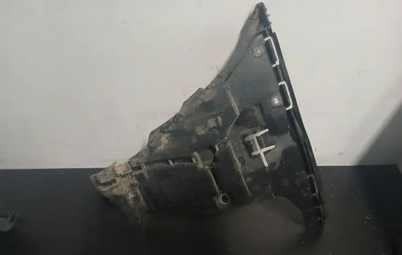 Volvo S60 Front bumper mounting bracket 08693182 BP3EA
