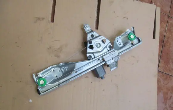 Peugeot 308 Rear door window regulator with motor 9659826680