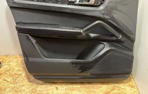 Porsche Cayenne (9Y0 9Y3) Front door card panel trim