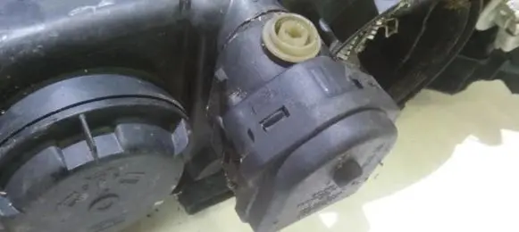 Renault Laguna II Headlight level adjustment motor 