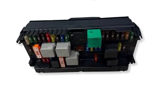 Mercedes-Benz C W204 Fuse module A2045454501 A2044422600 A2044422700