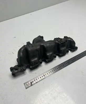 Volkswagen PASSAT B6 Intake manifold 03L129711E