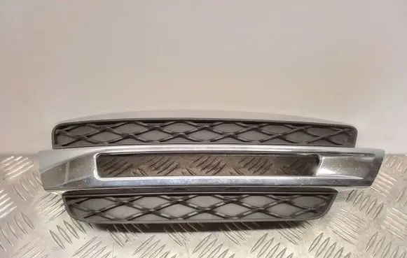 Mercedes-Benz GL X166 Front fog light trim/grill A1668201456