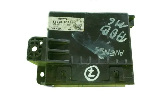 Toyota Avensis T270 Climate control unit 8865005241