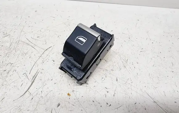 Peugeot 5008 II Electric window control switch 98220313ZD