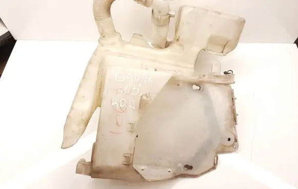 Windshield washer fluid reservoir/tank
