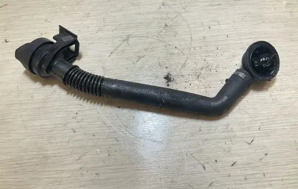 Mercedes-Benz Sprinter W906 Oil fill pipe A6510100189
