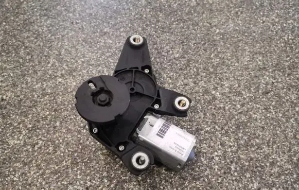 Rear window wiper motor