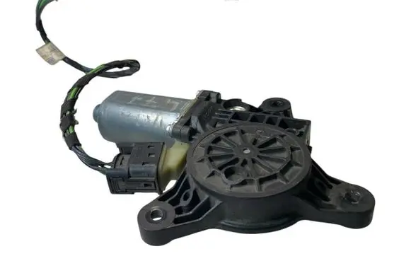 Mercedes-Benz Vito Viano W638 Front door window regulator motor 0130821941