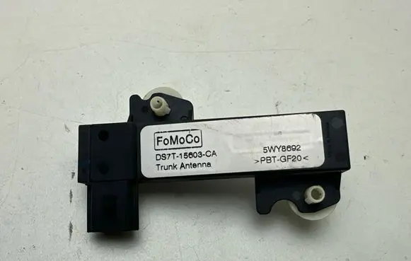 Ford Mustang VI Aerial antenna amplifier DS7T15603CA