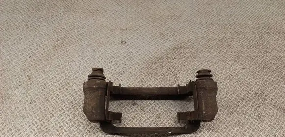 KIA Carens II Front Brake Caliper Pad/Carrier 